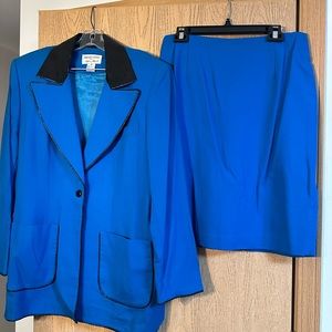 2piece skirt suit size 14 with patent leather collar with trim around lapel.